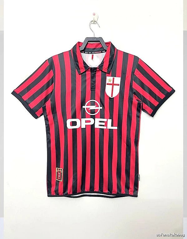 AC Milan Resort Retro soccer jersey Red Black Striped for Travel Looks
