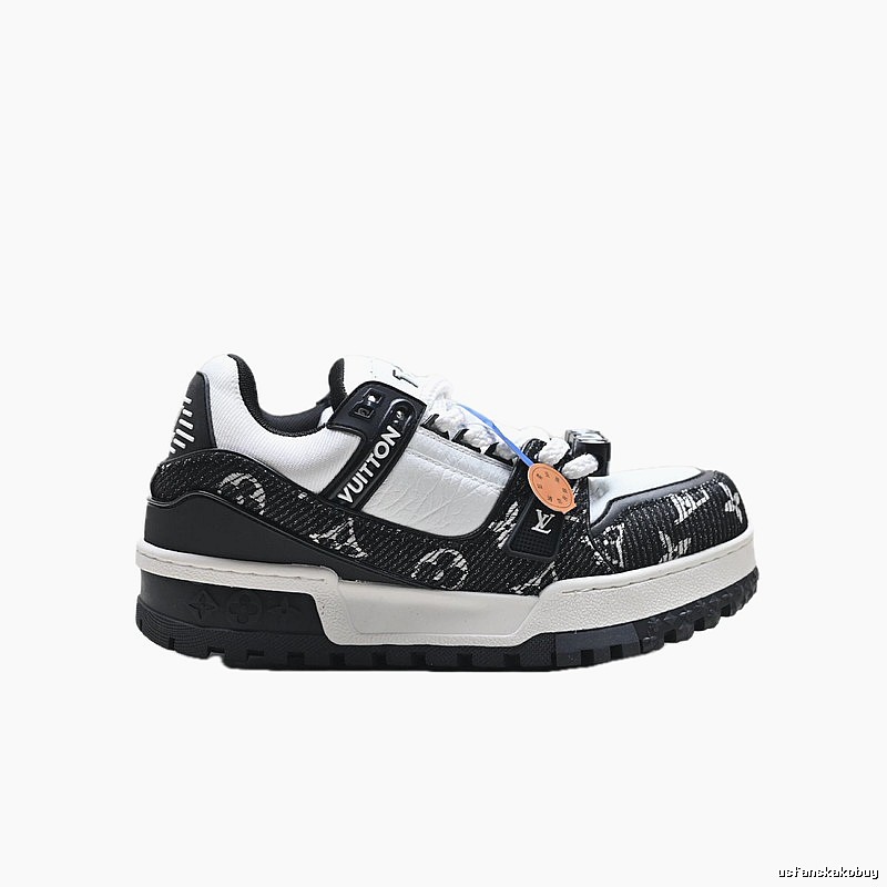 Louis Vuitton black and white trendy sports shoes