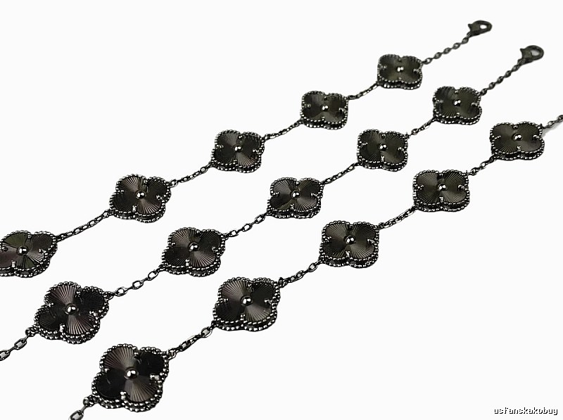 Van Cleef & Arpels Alhambra black bracelet