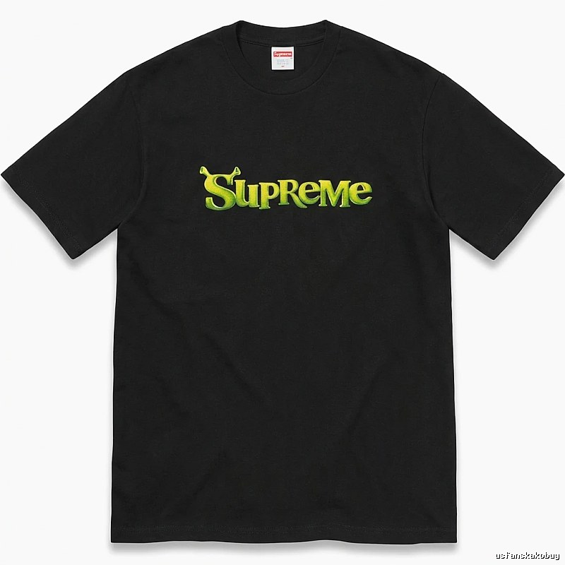 Black T-shirt with Supreme letter print