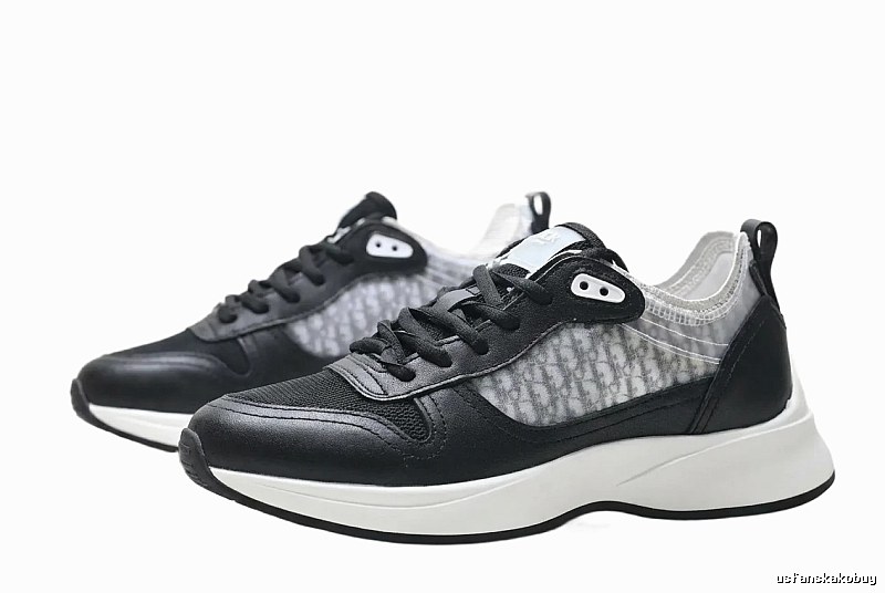 Dior sporty black and white sneakers