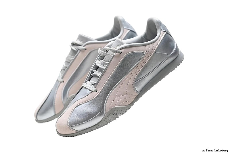 PUMA retro-style silver powder sports shoes