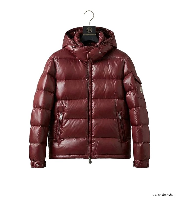 The classic burgundy down jacket of Moncler